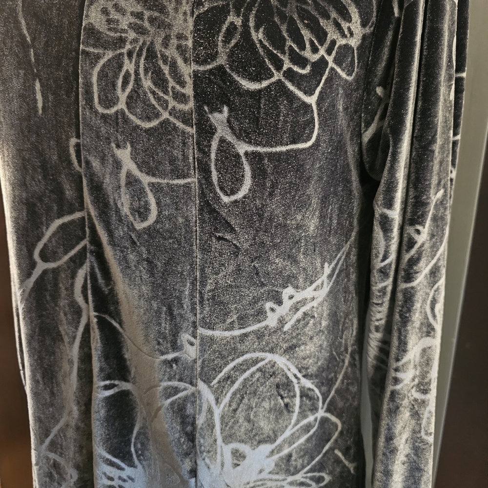 Jasmine Rose Velvet Zip-up Robe - Picture 3 of 9